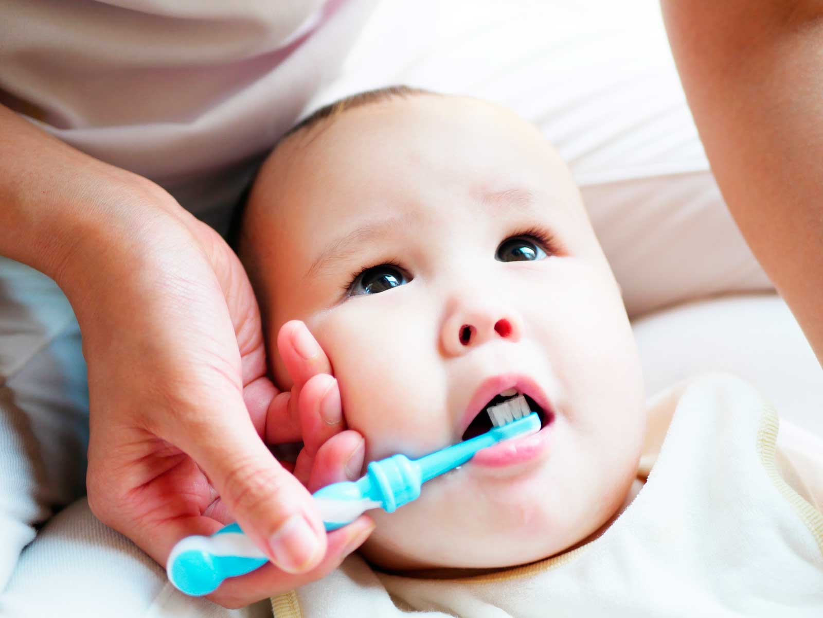 gancho Predicar fantasma El cepillado de dientes en el bebe - Perioss Centro Dental